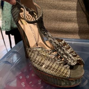 House of Harlow platform sandals 35.5